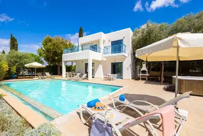 Image de Villa Athina Ena - Trois Chambres Villa, Couchages 7