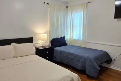 Image de 3-bedroom house in peaceful Midway City near Disneyland