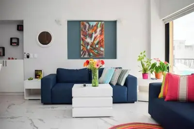 Image de Joyful, Trendy, Ideally Located\n\n