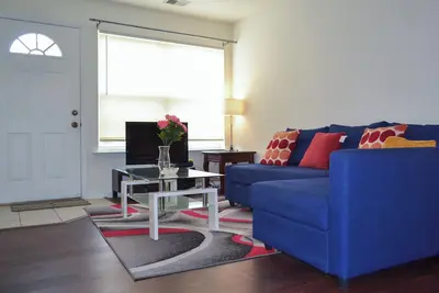 Image de Charming 3-bedroom lovely Apartment in Woodbridge Township