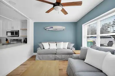 Image de Charming 2-bedroom townhome in Jax Beach. Short walk to bars and beaches! !