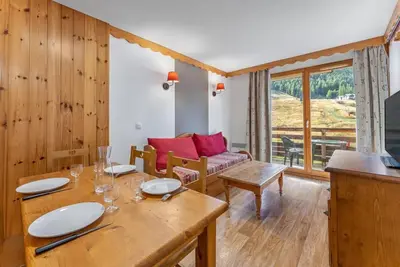 Image de Centre station, 3ème étage, remise en forme, piscine, sauna, télévision, casier à ski, 35m²