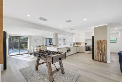 Image de 2705 Luxury Delray/Chapel Hill Beach Gem: Heated Pool, Screen Porch & Ping Pong!