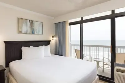 Image de Four-Bedroom Oceanfront Villa