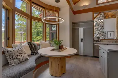 Image de Red Dog Lodge at Palisades - Pet Friendly 5 Br w\/ Hot Tub & Free Shuttle!