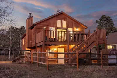 Image de Hot Tub, Starlink, Mountain Views, King Suite, Easy Paved Road, 45 min to Denver