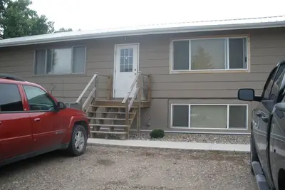 Image de 2-bedroom apartment in Underwood. Great long-term rates.