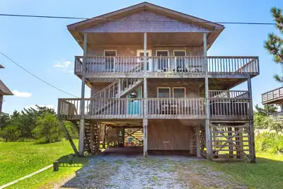 Image de 3 br 5 min walk to beach, sunset/sound!