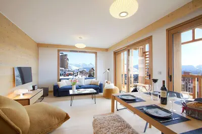 Image de Vue sur les pistes, ski aux pieds, T3 + cabine