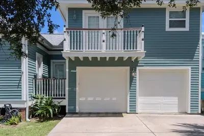 The Blue Palms Escape