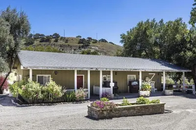Image de The Guest House in the Santa Ynez Valley