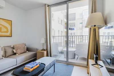 Image de Perfect Bernabeu-Hispanoamerica 2br w/ Doorman & Washer, by Blueground