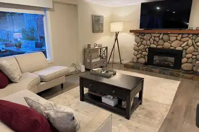 Image de Charming spacious 1-bedroom apartment in North Vancouver
