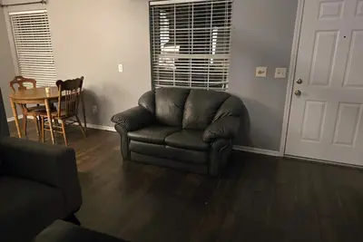 Image de Cozy 1-bedroom condo near downtown Clawson with WiFi, Ac