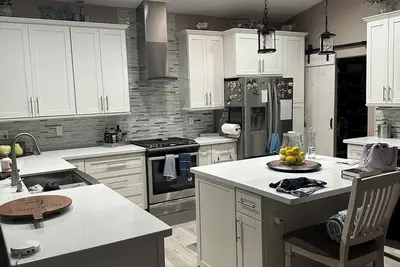 Image de Beautiful home on Golf Course in gated community centrally located in Phoenix.