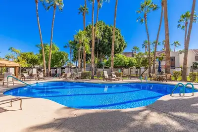Image de 2 bed/2 bath condo in Scottsdale, McCormick Ranch neighborhood