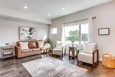 Image de 3 Mi to Dtwn Denver: Scenic Townhome w/ Deck!