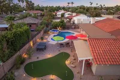 The Rusty Cactus - Heated Pool, Spa, & More!