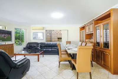 Image de Hurstville Centre 2-level Large House for 16+ ppl