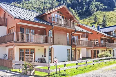 Confortable appartement pour 4 personnes avec Wifi, piscine, Tv, terrasse, animaux admis et parking
