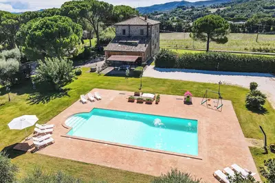Image de Ferme historique avec piscine et grand jardin à usage exclusif pour 14 personnes