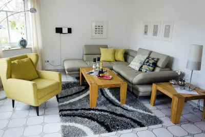 Image de Vacation home Astrid, modern comfort and lovely furnishings.