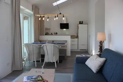 Image de Penthouse \"Meeresrauschen\" : Luxury vacation in Hooksiel on the North Sea.