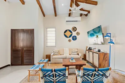 Image de Luxe 2-Bd Condo, Beach Club Included!