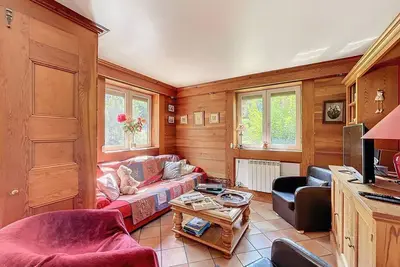 Image de Chalet typique avec sauna et cheminée à Méribel, proche de la télécabine