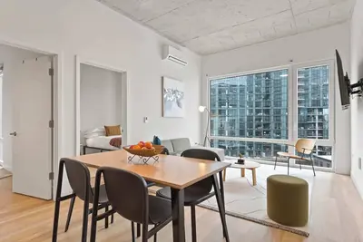 Image de Family-Friendly 4br in Lincoln Park, Safe Area