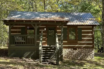 Image de Eclectic Cabin l Near Desoto State Park & Falls