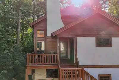 Image de Remodeled | Game Room | gas Fireplace | Walking Distance to the Slopes!
