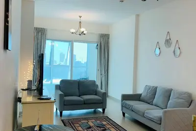 Cozy 2-bedroom apartment in superb Sharjah corniche with WiFi, fitness room pool