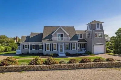 Image de New for 2025! Private beach. . . . . Sunsets, views and great location! Rpms154