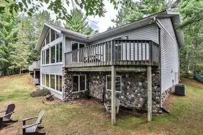 Image de Beautiful home on Found Lake