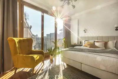 Image de Sunny studio with balcony