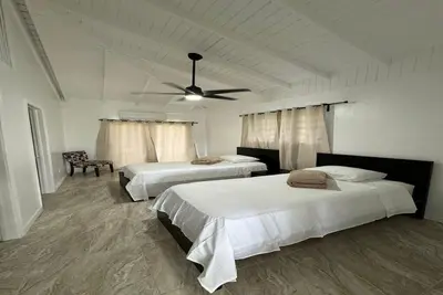 Image de New Remodeled Modern 5 bed Villa Balconies, Ocean Views Ac, Generator Wifi