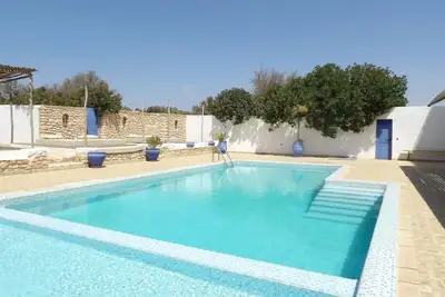 Image de Villa climatisée avec piscine privée à 15 mn des plages