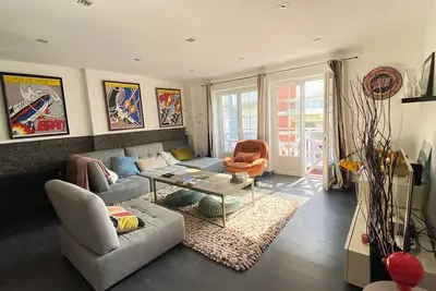 Image de Superbe appartement T3 avec terrasse en centre ville et bord de plage