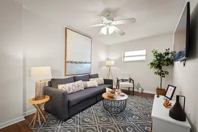 Image de Cozy Beach house 1 block to beach