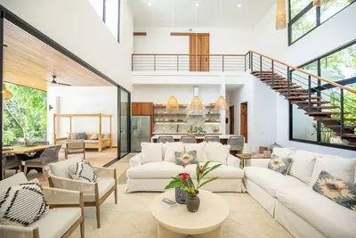 Image de Family-Friendly Retreat with Luxurious Amenities in Playa Pelada, Nosara