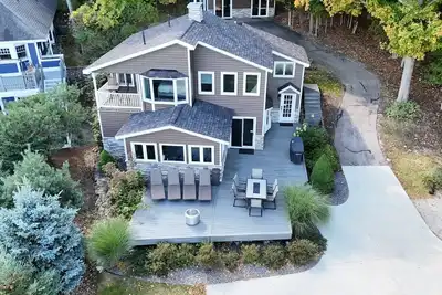 Image de Soaring Eagles; Lakehouse w/ Optional Bunkhouse, Ski