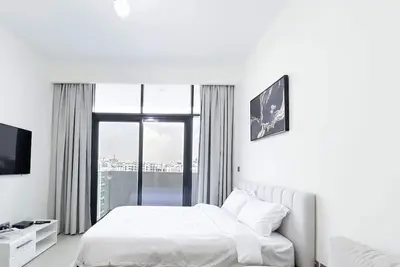 Image de Elegant Stay in Azizi Riviera with Balcony