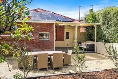 Image de New Town Bungalow A Leafy Family Haven