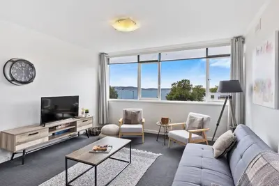 Image de Scandi chic Riverside Hideaway Near Attractions