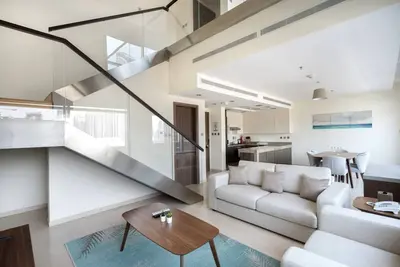 Image de Modern Duplex Loft Apartment | 1 Br | Bay Square
