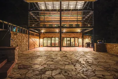 Image de Scenic Getaway w/ Fire Pit & Grill in Columbia!