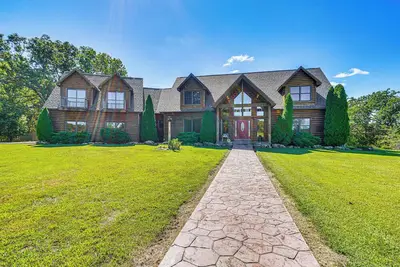 Image de Game Room, Deck & Yard: Lake of the Ozarks Retreat
