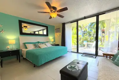 Image de Cozy Ground Floor Apartment in Coral Beach Condominium