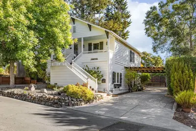Image de Vintage Modern Downtown Sebastopol